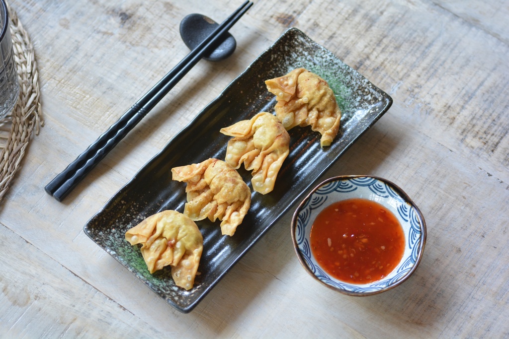 5-3. Chicken and Shiitake Mushroom Wonton for Frying (Freir con un poco de aceite y cocer con agua. Tiempo: 8 minutos desde congelado)
