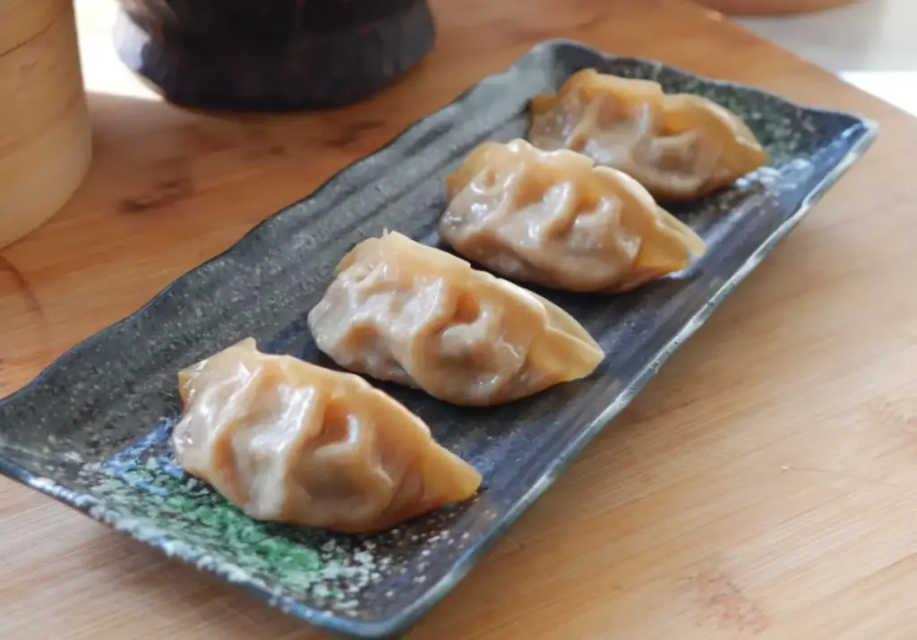 22-16 Gyoza a la plancha de ternera con pimienta negra